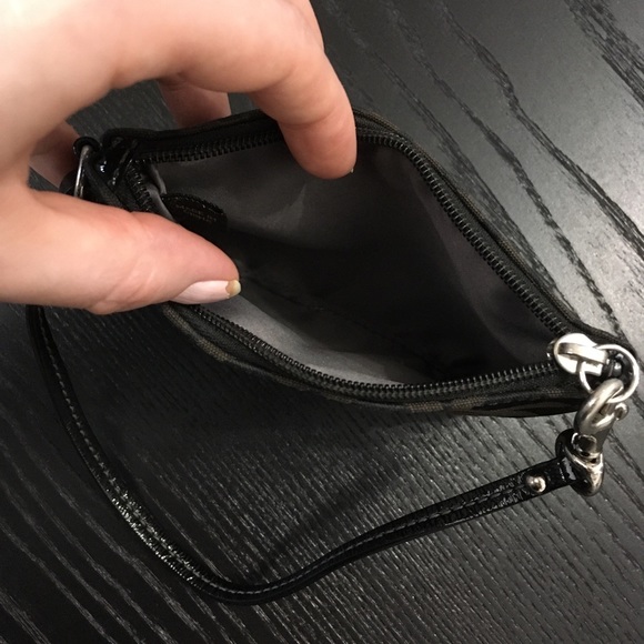 EUC Small Authentic Coach Wristlet Black - Picture 4 of 4